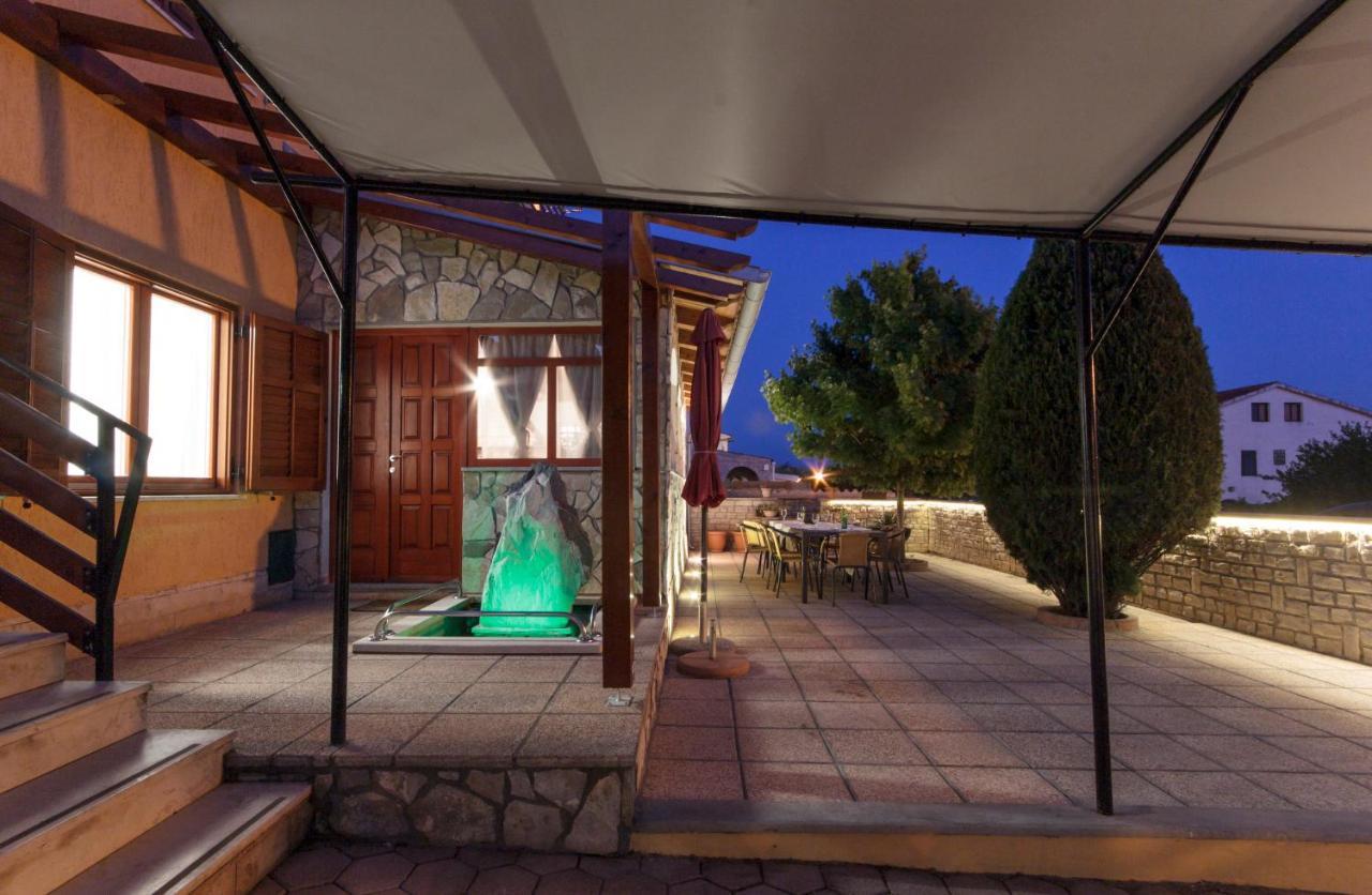 Villa Vinkuran Exterior foto