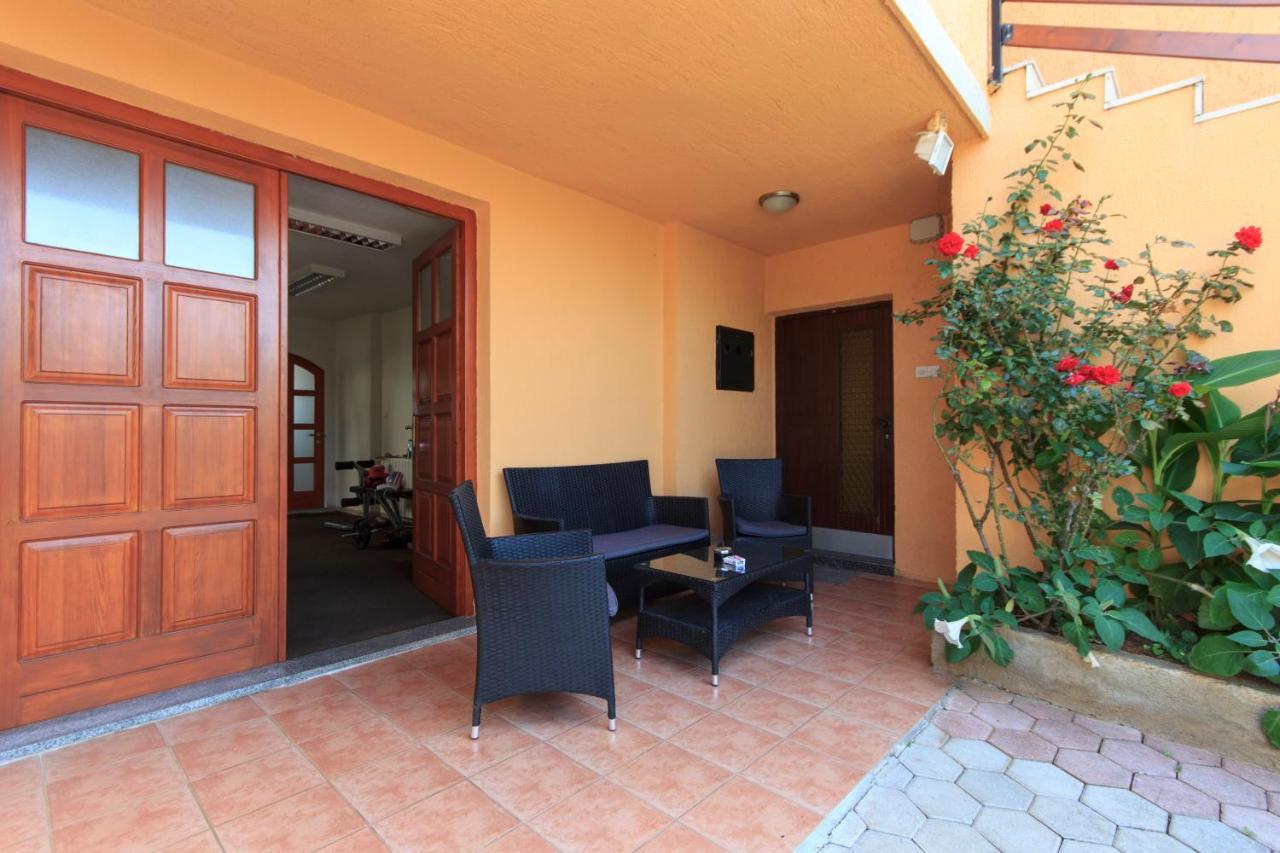 Villa Vinkuran Exterior foto